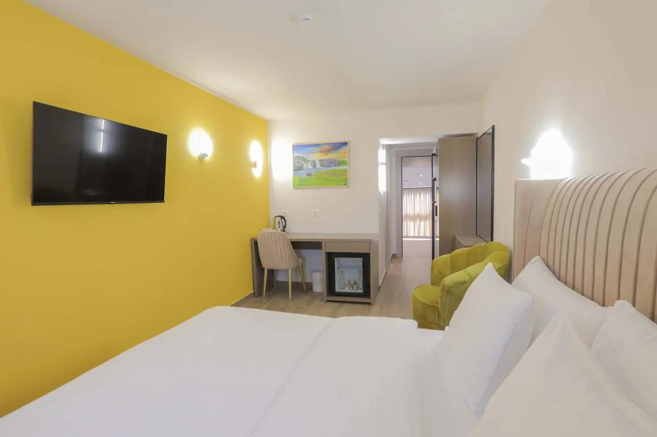 Olia Residence Tirana 4*,