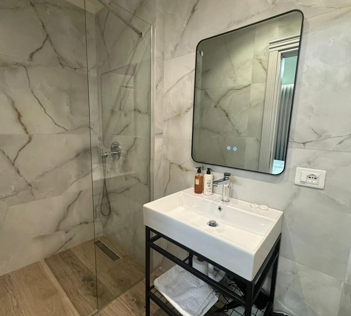 Olia Residence Тирана Отель